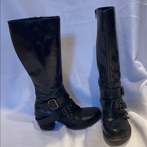 Super Cool Real Leather Boots - Picture 2 of 6